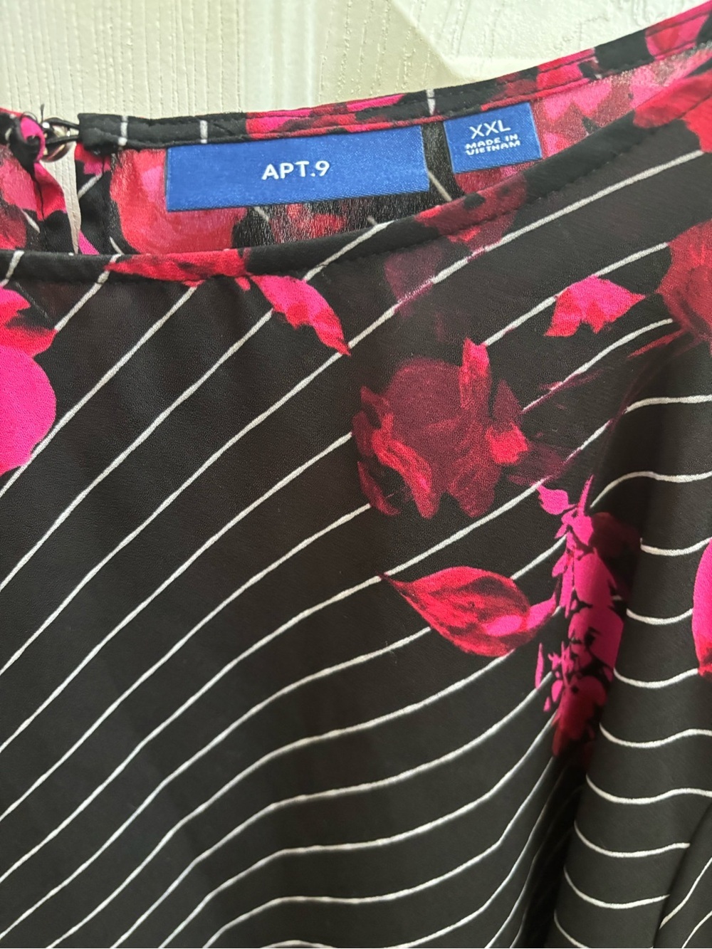APT. 9 Black & White Stripe w/ Pink Floral Accent & Wide Cuffs, Size xxl, NWT - Picture 4 of 7